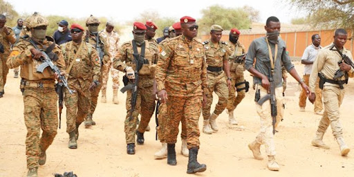 Burkina Faso : Radiation du lieutenant-colonel Paul Henri Sandaogo Damiba et de quatorze officiers pour atteinte à la dignité militaire